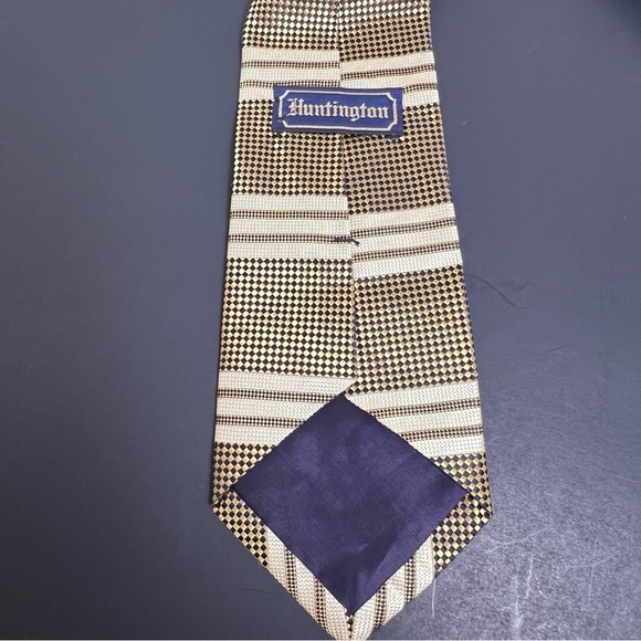 VTG Huntington Necktie Gold Black Hand Sewn Silk Made in USA 57.5x4” - Picture 7 of 10